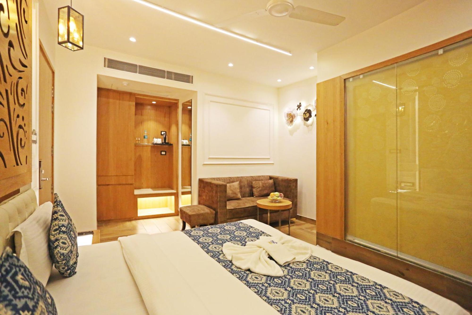 Jrd Luxury-Business Hotel Нью-Дели Экстерьер фото