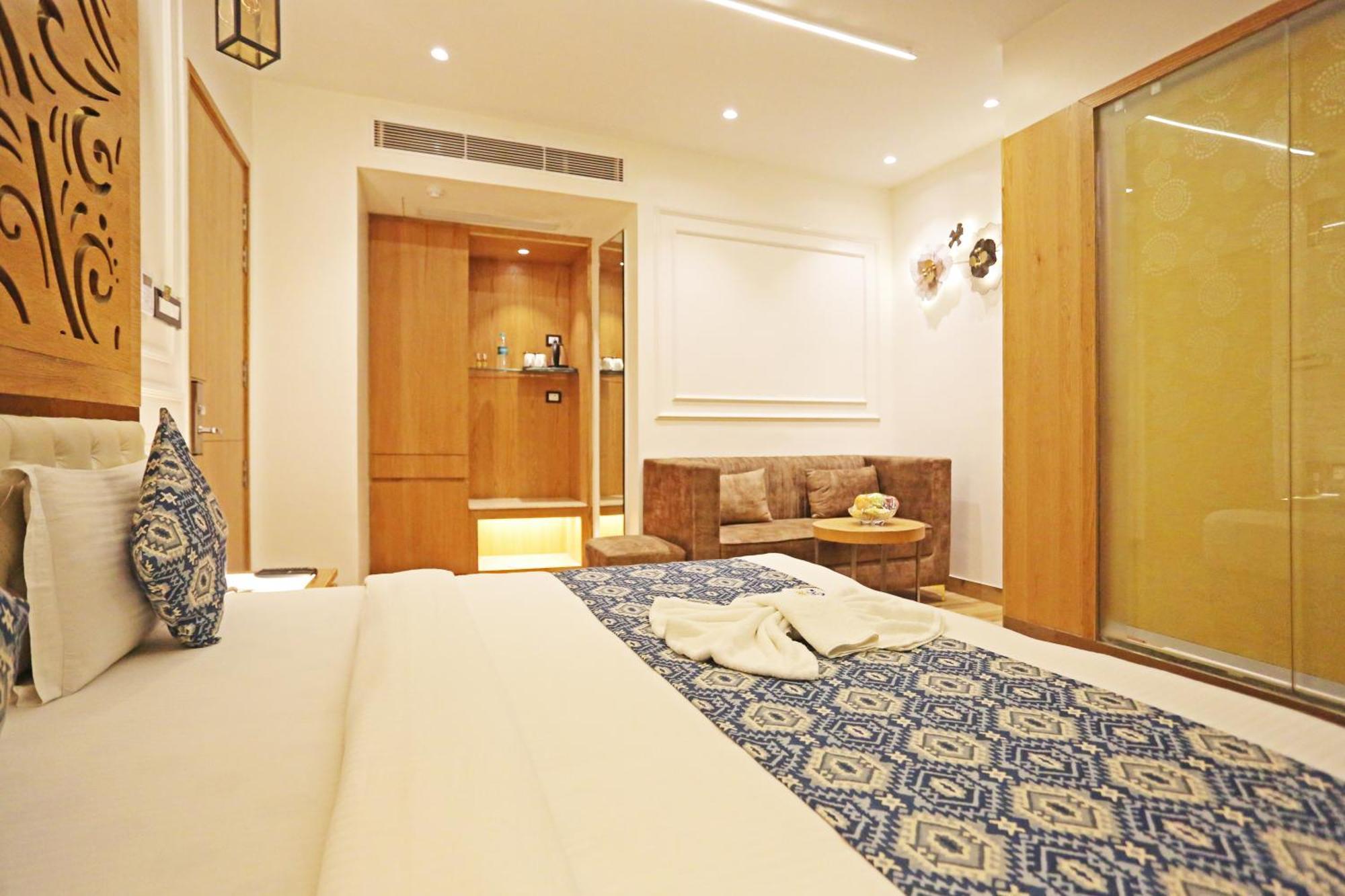 Jrd Luxury-Business Hotel Нью-Дели Экстерьер фото