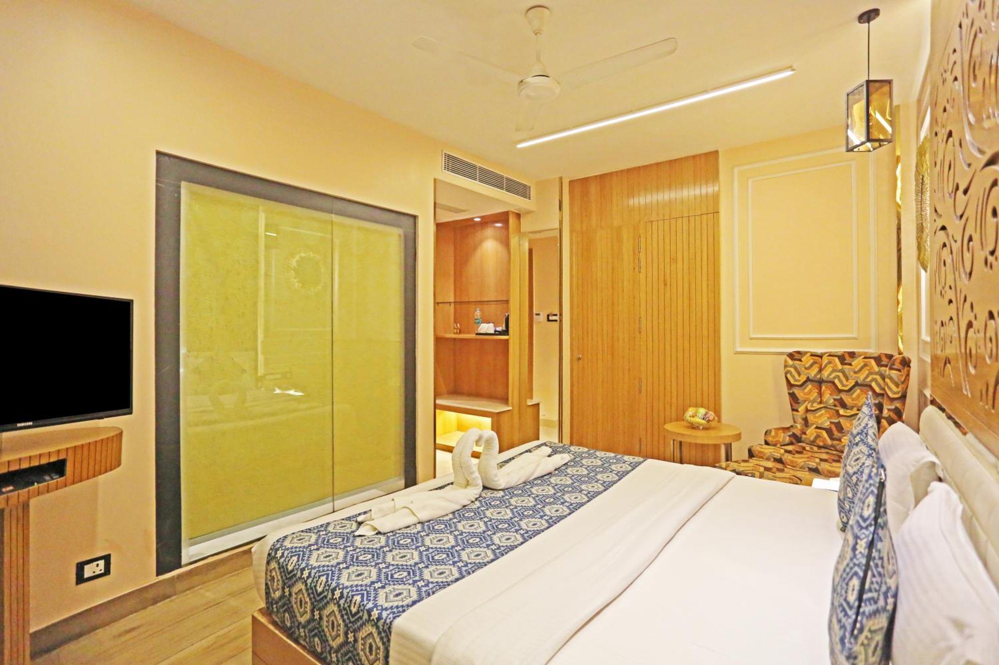 Jrd Luxury-Business Hotel Нью-Дели Экстерьер фото
