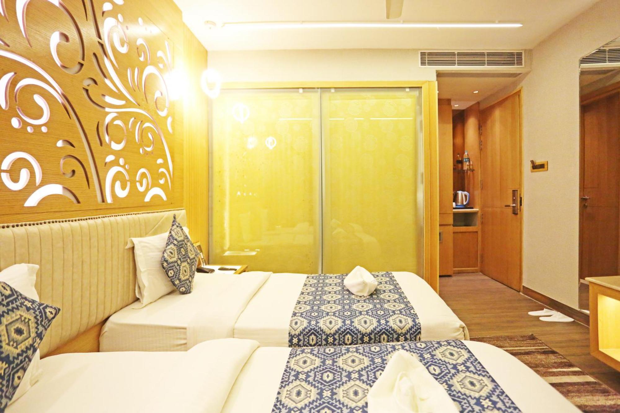 Jrd Luxury-Business Hotel Нью-Дели Экстерьер фото